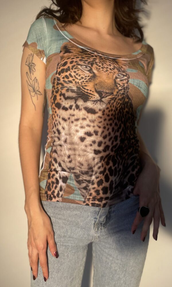 Camiseta estampada con tigre