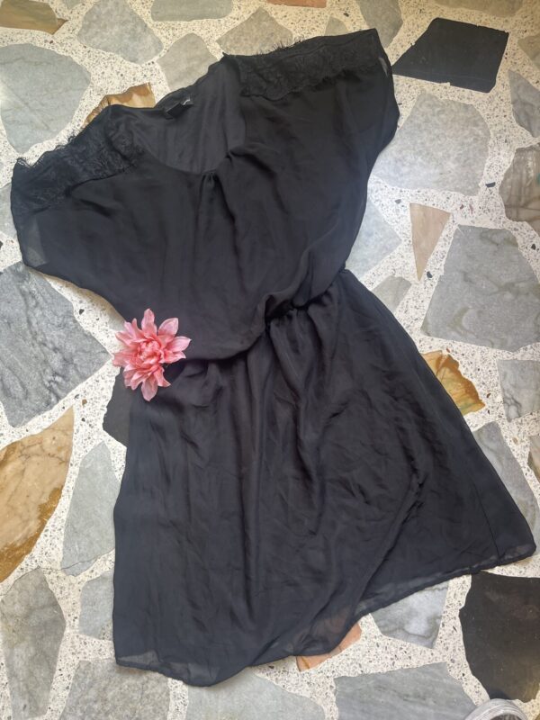 Vestido negro corto